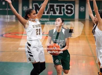 Thumbnail 1 in Bishop O'Dowd vs. Sacred Heart Cathedral Preparatory (Elite is Earned New Year Classic) photogallery.