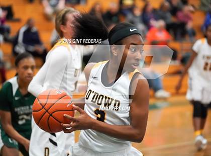 Thumbnail 3 in Bishop O'Dowd vs. Sacred Heart Cathedral Preparatory (Elite is Earned New Year Classic) photogallery.