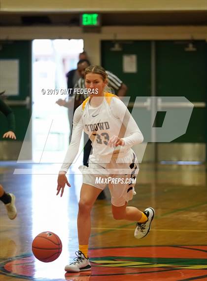 Thumbnail 1 in Bishop O'Dowd vs. Sacred Heart Cathedral Preparatory (Elite is Earned New Year Classic) photogallery.