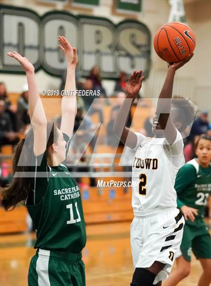 Thumbnail 1 in Bishop O'Dowd vs. Sacred Heart Cathedral Preparatory (Elite is Earned New Year Classic) photogallery.
