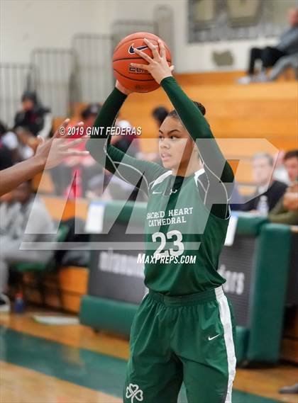 Thumbnail 1 in Bishop O'Dowd vs. Sacred Heart Cathedral Preparatory (Elite is Earned New Year Classic) photogallery.