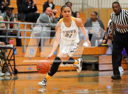 Thumbnail 3 in Bishop O'Dowd vs. Sacred Heart Cathedral Preparatory (Elite is Earned New Year Classic) photogallery.