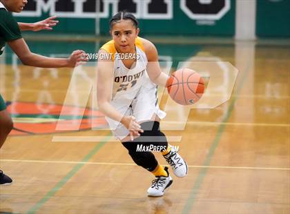 Thumbnail 3 in Bishop O'Dowd vs. Sacred Heart Cathedral Preparatory (Elite is Earned New Year Classic) photogallery.