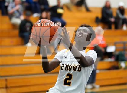 Thumbnail 3 in Bishop O'Dowd vs. Sacred Heart Cathedral Preparatory (Elite is Earned New Year Classic) photogallery.