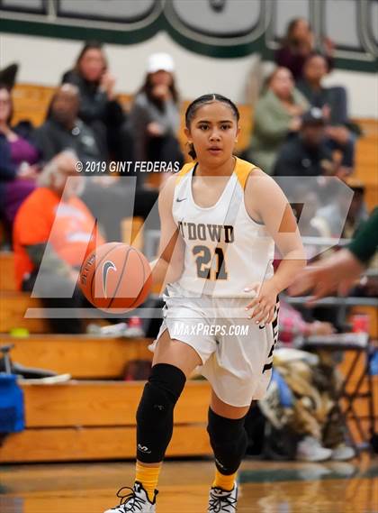 Thumbnail 1 in Bishop O'Dowd vs. Sacred Heart Cathedral Preparatory (Elite is Earned New Year Classic) photogallery.