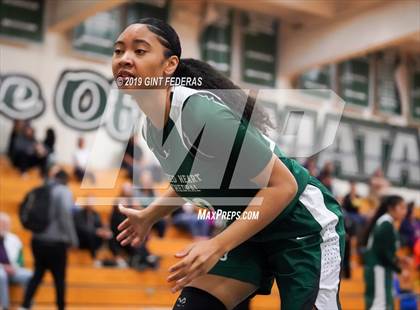 Thumbnail 2 in Bishop O'Dowd vs. Sacred Heart Cathedral Preparatory (Elite is Earned New Year Classic) photogallery.