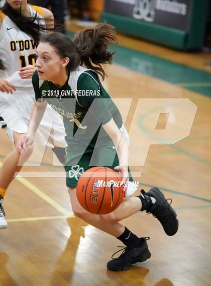 Thumbnail 3 in Bishop O'Dowd vs. Sacred Heart Cathedral Preparatory (Elite is Earned New Year Classic) photogallery.