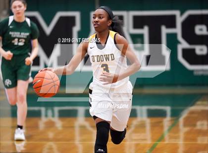 Thumbnail 2 in Bishop O'Dowd vs. Sacred Heart Cathedral Preparatory (Elite is Earned New Year Classic) photogallery.