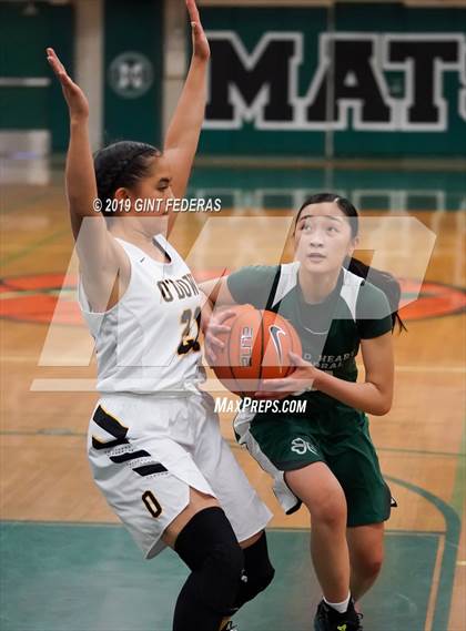 Thumbnail 2 in Bishop O'Dowd vs. Sacred Heart Cathedral Preparatory (Elite is Earned New Year Classic) photogallery.