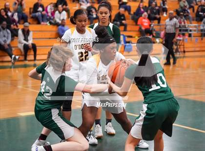 Thumbnail 2 in Bishop O'Dowd vs. Sacred Heart Cathedral Preparatory (Elite is Earned New Year Classic) photogallery.