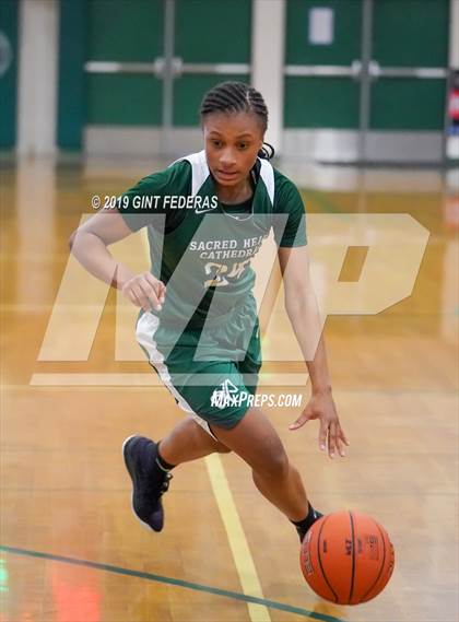 Thumbnail 2 in Bishop O'Dowd vs. Sacred Heart Cathedral Preparatory (Elite is Earned New Year Classic) photogallery.
