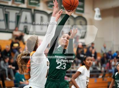 Thumbnail 2 in Bishop O'Dowd vs. Sacred Heart Cathedral Preparatory (Elite is Earned New Year Classic) photogallery.