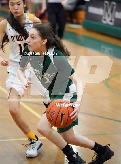Thumbnail 1 in Bishop O'Dowd vs. Sacred Heart Cathedral Preparatory (Elite is Earned New Year Classic) photogallery.