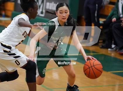 Thumbnail 1 in Bishop O'Dowd vs. Sacred Heart Cathedral Preparatory (Elite is Earned New Year Classic) photogallery.