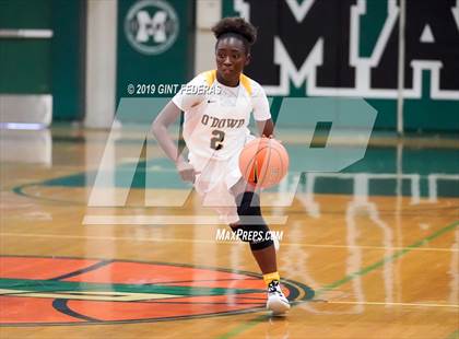 Thumbnail 3 in Bishop O'Dowd vs. Sacred Heart Cathedral Preparatory (Elite is Earned New Year Classic) photogallery.