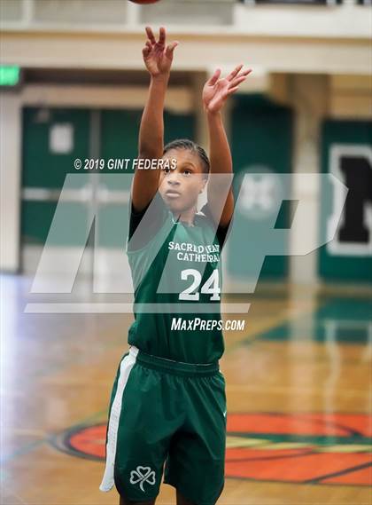Thumbnail 2 in Bishop O'Dowd vs. Sacred Heart Cathedral Preparatory (Elite is Earned New Year Classic) photogallery.