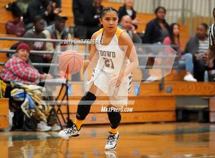 Thumbnail 2 in Bishop O'Dowd vs. Sacred Heart Cathedral Preparatory (Elite is Earned New Year Classic) photogallery.
