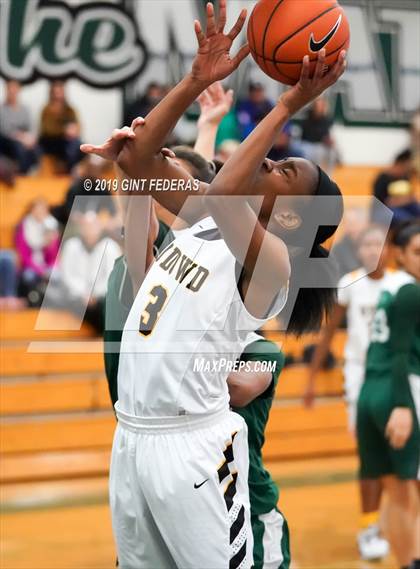 Thumbnail 1 in Bishop O'Dowd vs. Sacred Heart Cathedral Preparatory (Elite is Earned New Year Classic) photogallery.