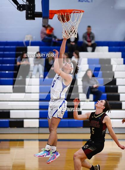 Thumbnail 2 in Serra Catholic @ Ellwood City photogallery.