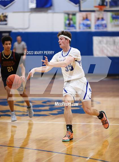 Thumbnail 1 in Serra Catholic @ Ellwood City photogallery.
