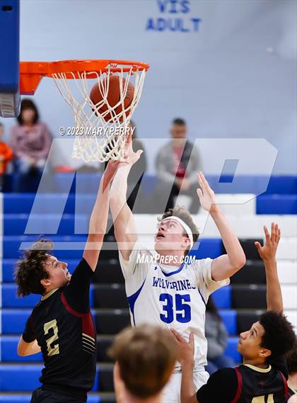 Thumbnail 3 in Serra Catholic @ Ellwood City photogallery.
