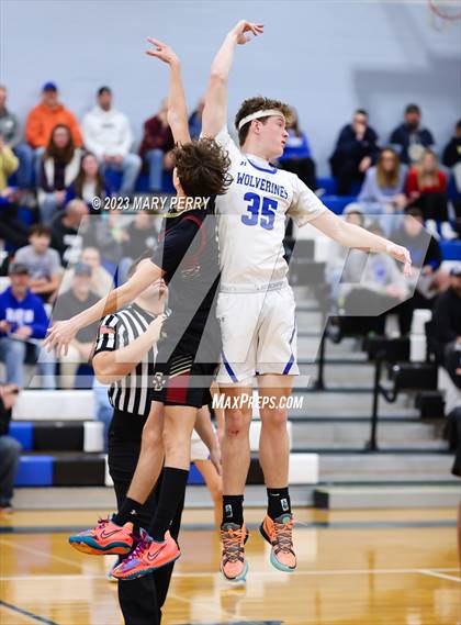 Thumbnail 3 in Serra Catholic @ Ellwood City photogallery.
