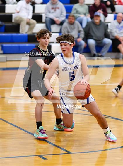Thumbnail 2 in Serra Catholic @ Ellwood City photogallery.