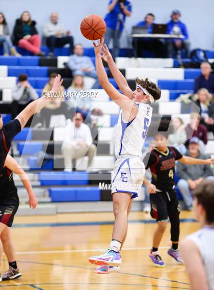 Thumbnail 2 in Serra Catholic @ Ellwood City photogallery.