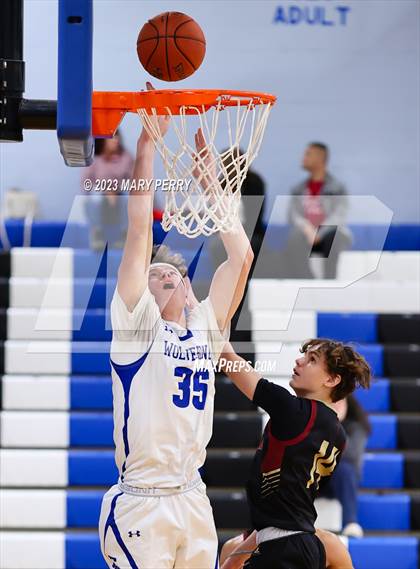 Thumbnail 2 in Serra Catholic @ Ellwood City photogallery.