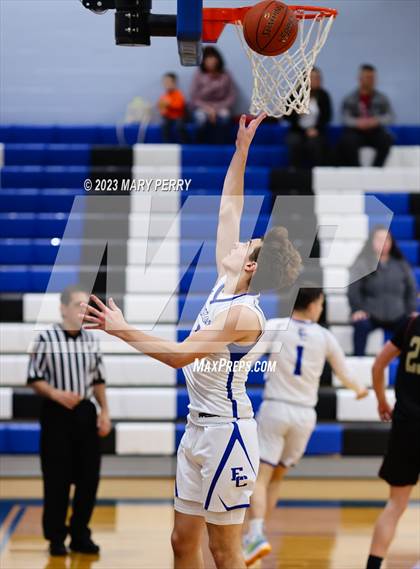 Thumbnail 1 in Serra Catholic @ Ellwood City photogallery.