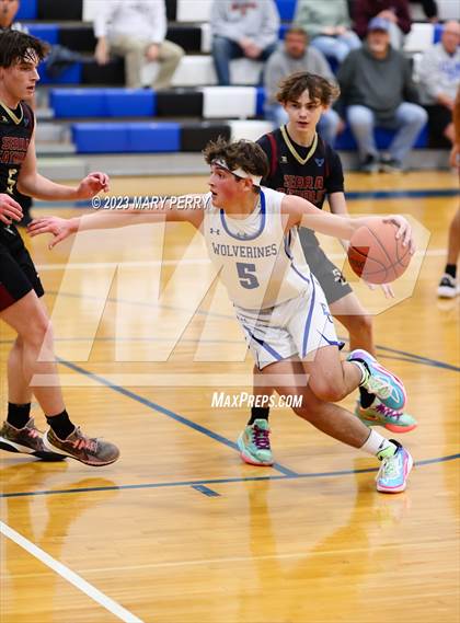 Thumbnail 3 in Serra Catholic @ Ellwood City photogallery.