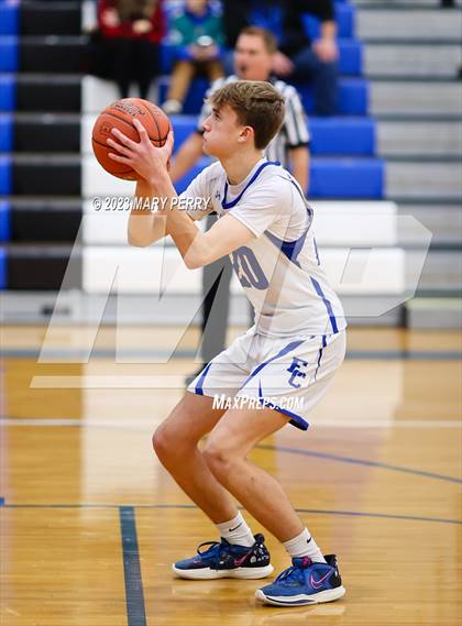Thumbnail 1 in Serra Catholic @ Ellwood City photogallery.