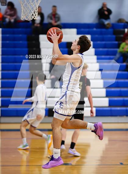 Thumbnail 2 in Serra Catholic @ Ellwood City photogallery.