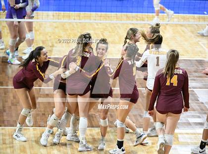 Thumbnail 1 in Lutheran vs. Windsor (CHSAA 4A Q-Final) photogallery.