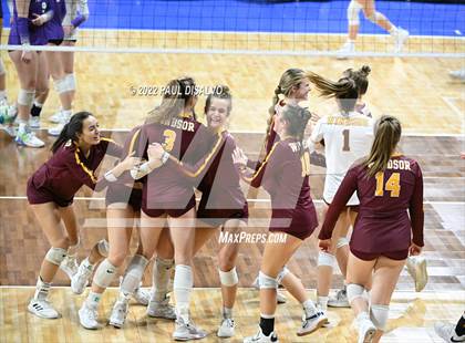 Thumbnail 3 in Lutheran vs. Windsor (CHSAA 4A Q-Final) photogallery.