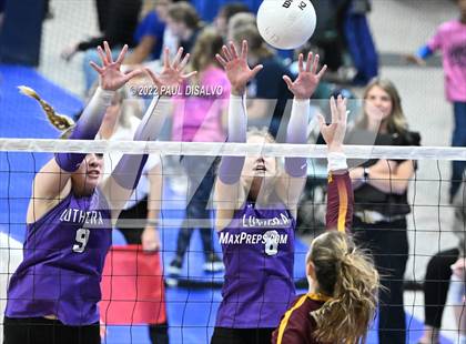 Thumbnail 2 in Lutheran vs. Windsor (CHSAA 4A Q-Final) photogallery.