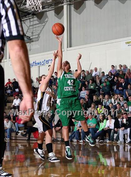 Thumbnail 2 in Morristown vs. Triton Central photogallery.