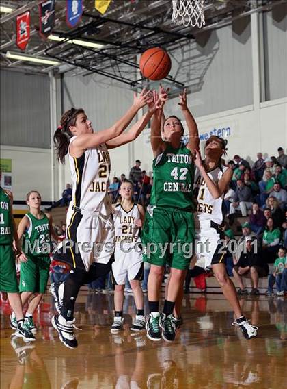Thumbnail 3 in Morristown vs. Triton Central photogallery.