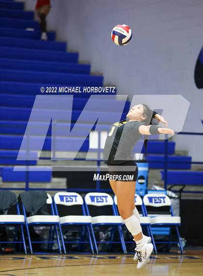 Thumbnail 3 in Forney @ Plano West photogallery.