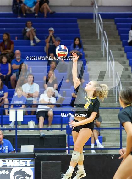 Thumbnail 3 in Forney @ Plano West photogallery.