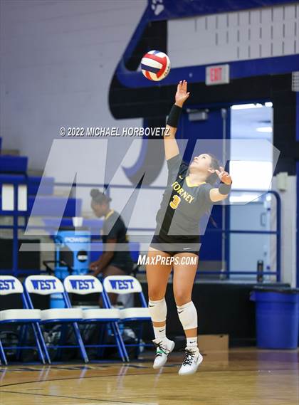 Thumbnail 2 in Forney @ Plano West photogallery.
