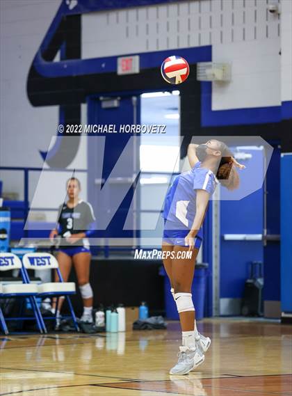 Thumbnail 3 in Forney @ Plano West photogallery.