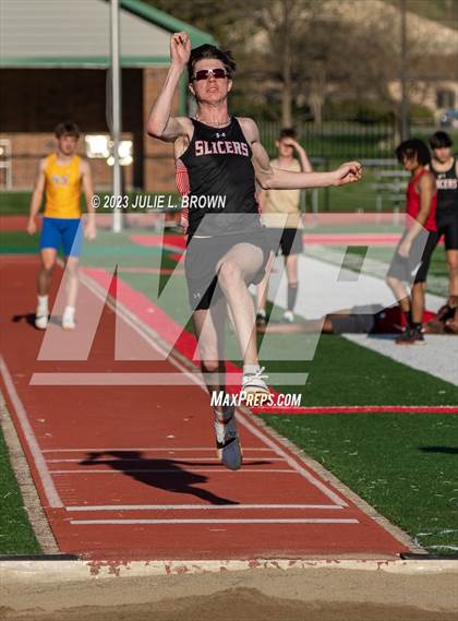 Thumbnail 2 in Bob Potter Field Events Classic (Long Jump) photogallery.