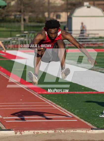 Thumbnail 3 in Bob Potter Field Events Classic (Long Jump) photogallery.