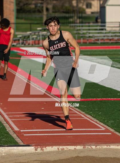 Thumbnail 2 in Bob Potter Field Events Classic (Long Jump) photogallery.