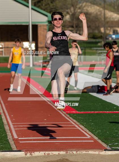 Thumbnail 3 in Bob Potter Field Events Classic (Long Jump) photogallery.