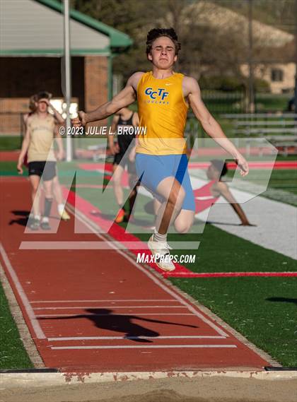 Thumbnail 1 in Bob Potter Field Events Classic (Long Jump) photogallery.