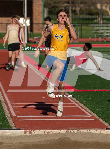 Thumbnail 2 in Bob Potter Field Events Classic (Long Jump) photogallery.