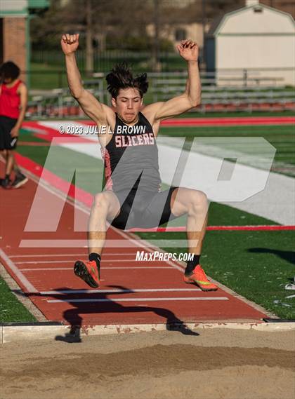 Thumbnail 2 in Bob Potter Field Events Classic (Long Jump) photogallery.