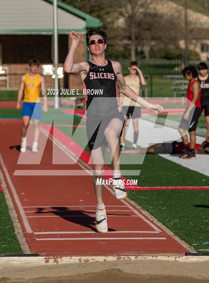 Thumbnail 1 in Bob Potter Field Events Classic (Long Jump) photogallery.